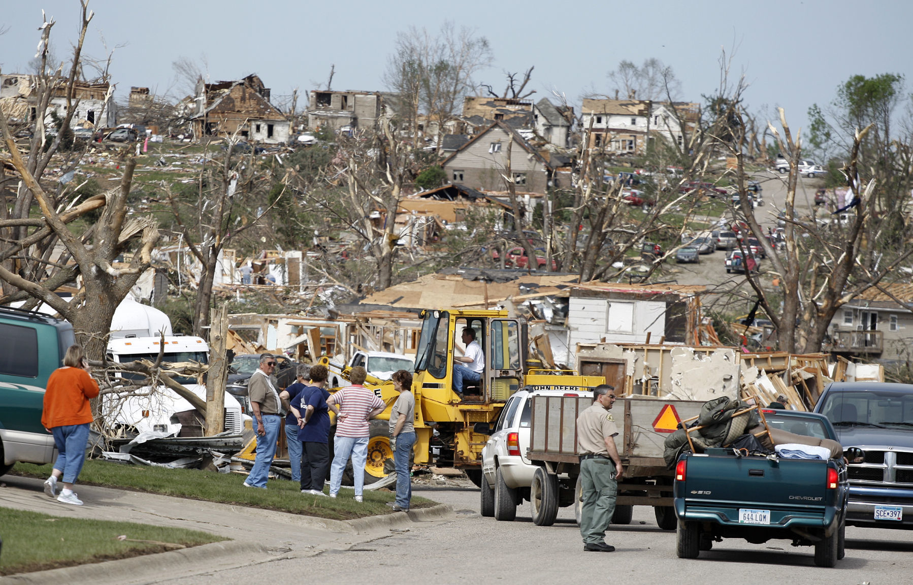 052608mp-parkersburg-torn-26